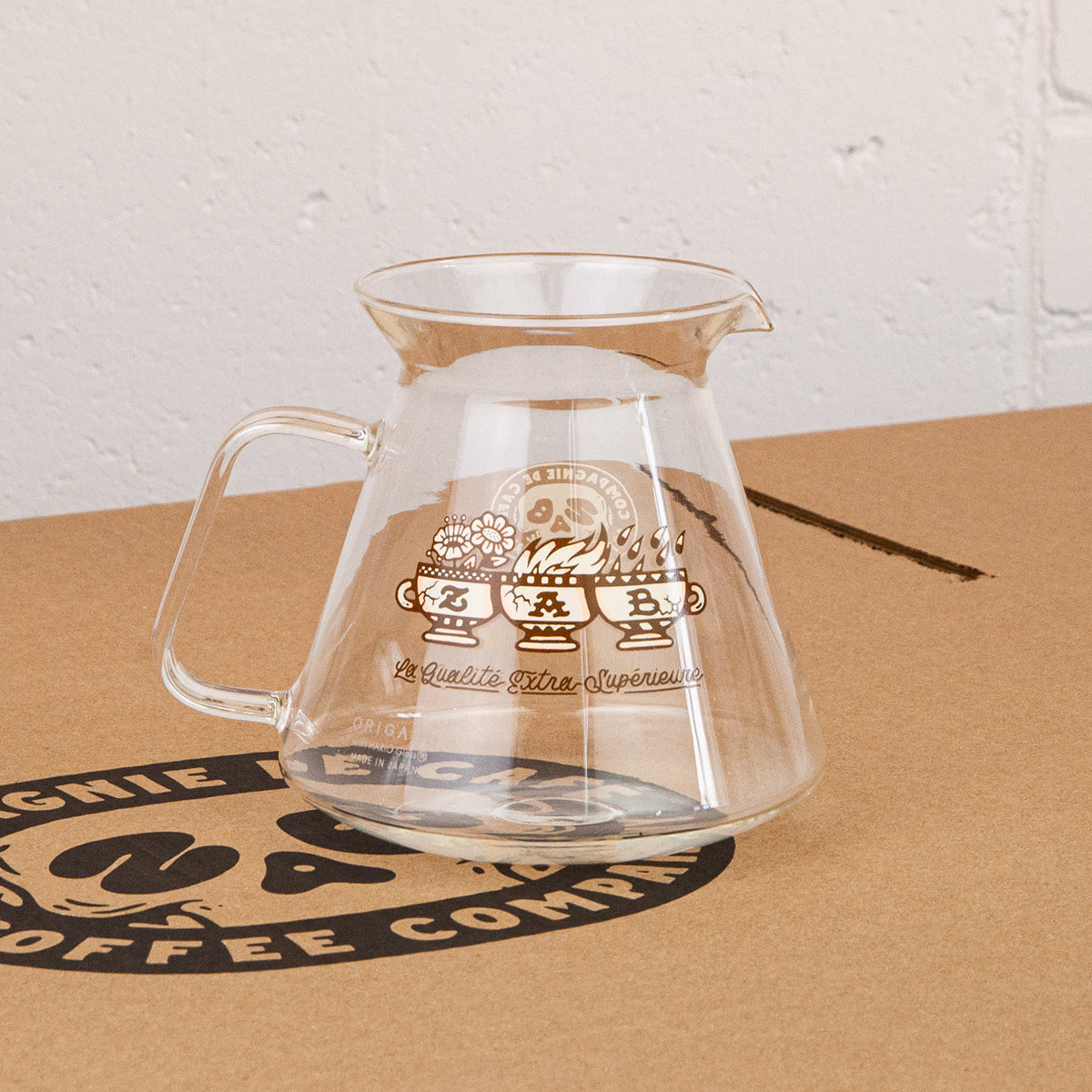 MUGS AND SERVER SET - AMPHORE & CALIX