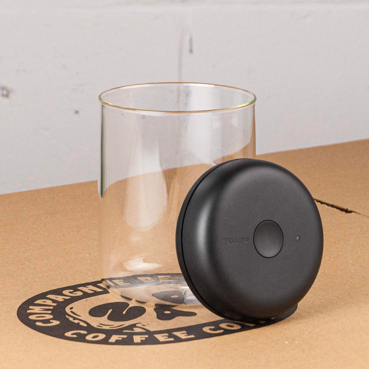 FELLOW - Electric Atmos - Vacuum storage