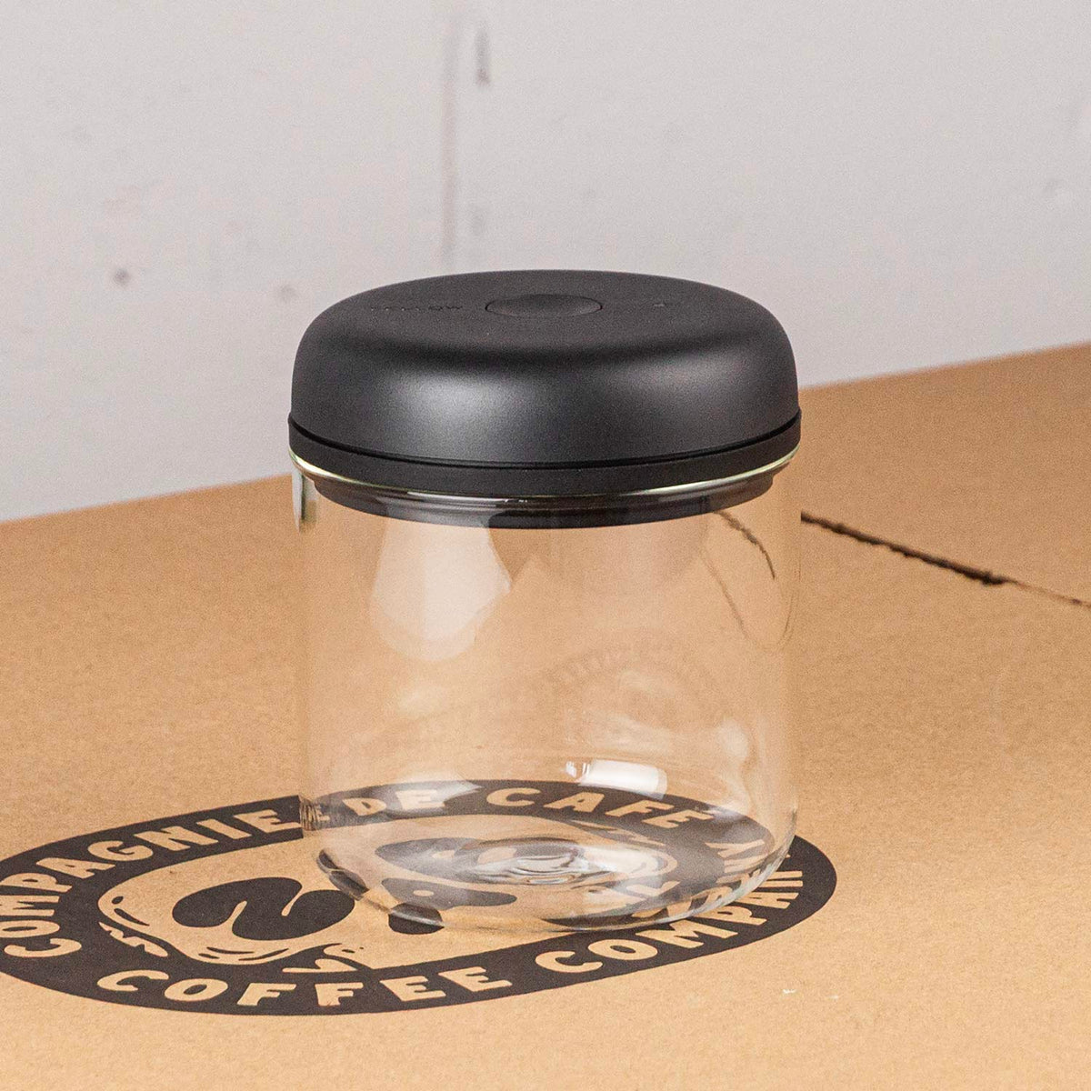 FELLOW - Electric Atmos - Vacuum storage