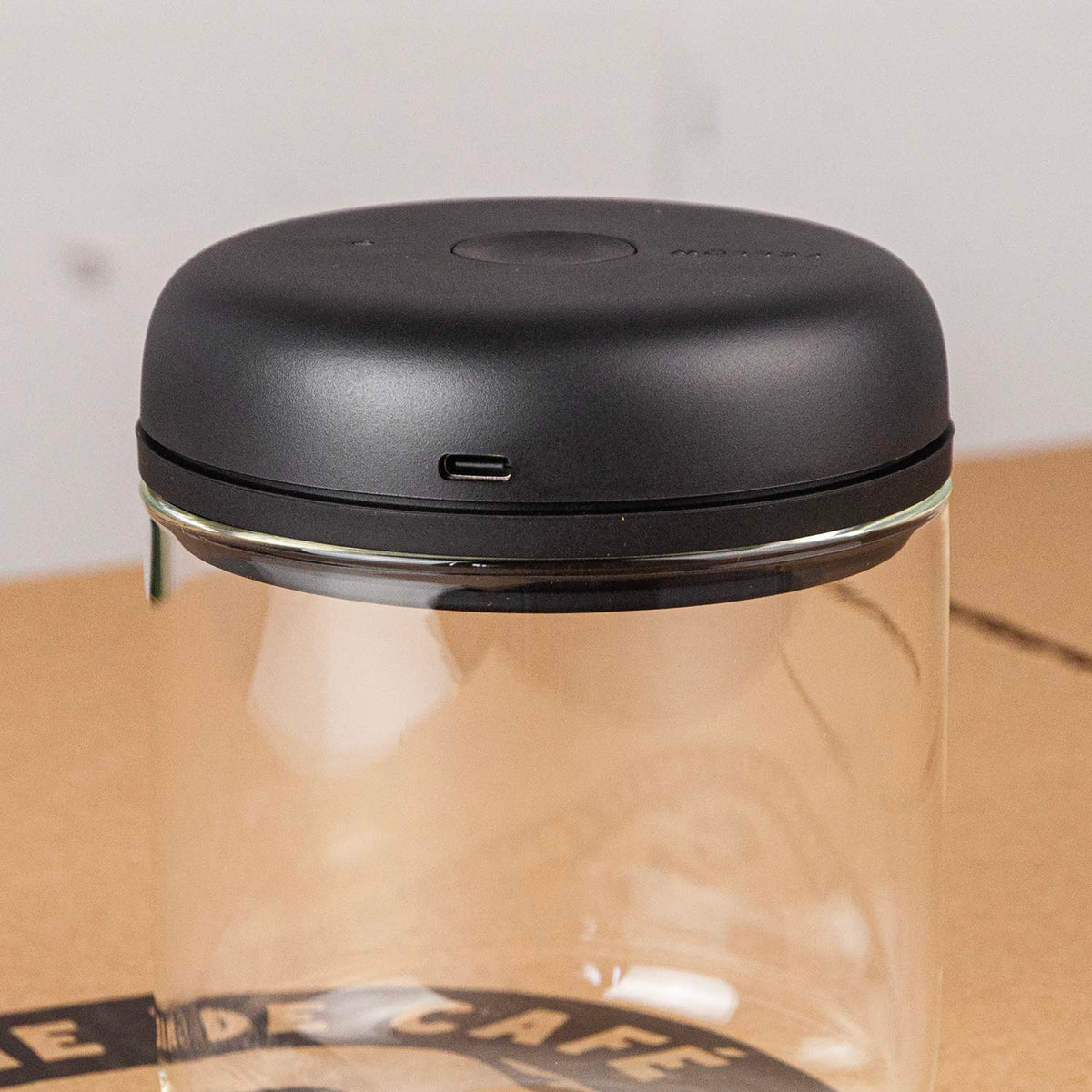 FELLOW - Electric Atmos - Vacuum storage